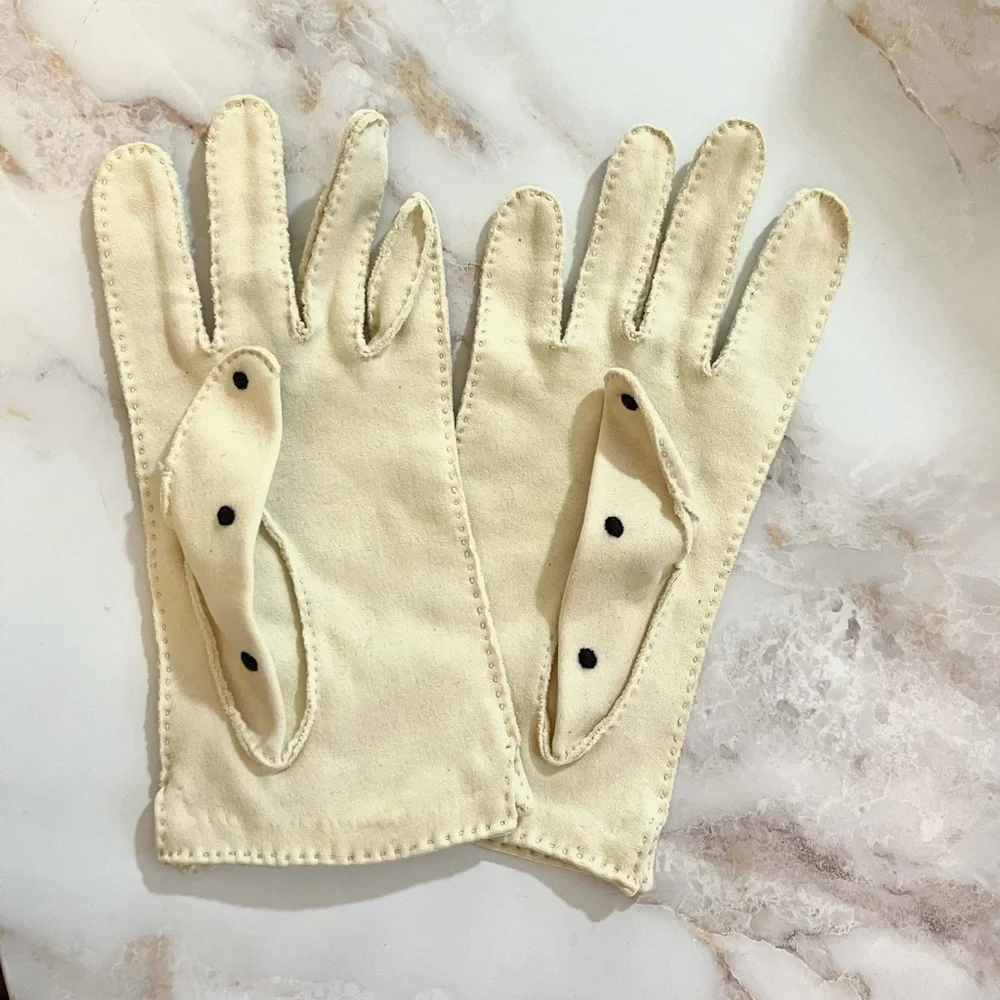 Vintage polka dot gloves, Elvette by Dawnelle